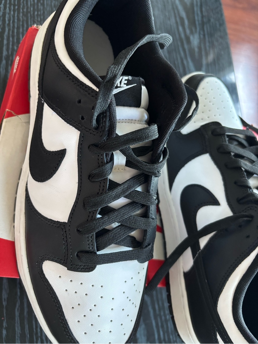 Nike Men’s Black and White Low-Top Sneakers
